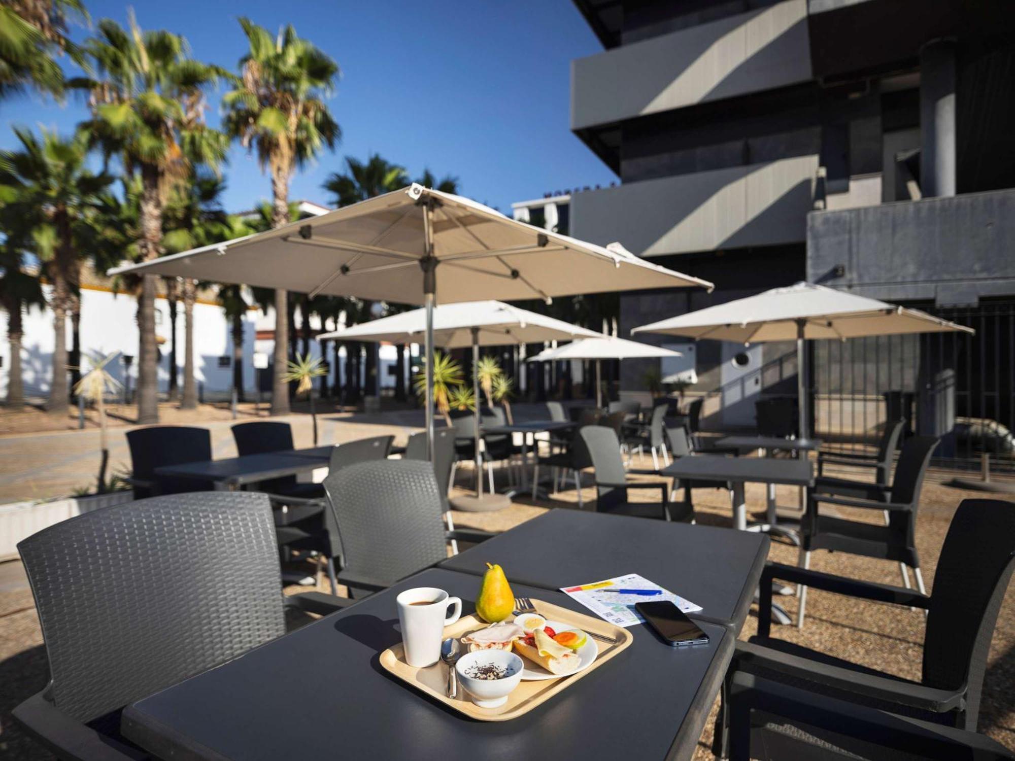 Ibis Budget Sevilla Aeropuerto Eksteriør bilde
