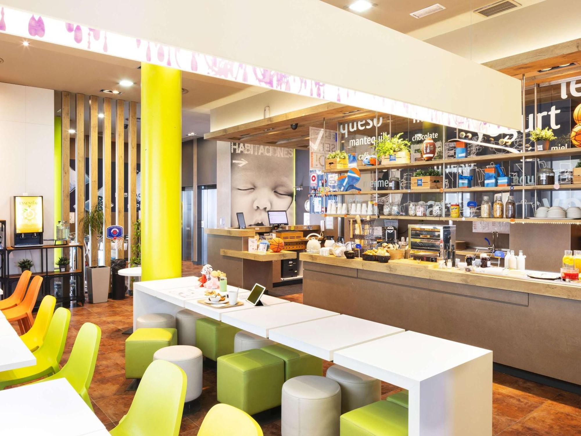 Ibis Budget Sevilla Aeropuerto Eksteriør bilde