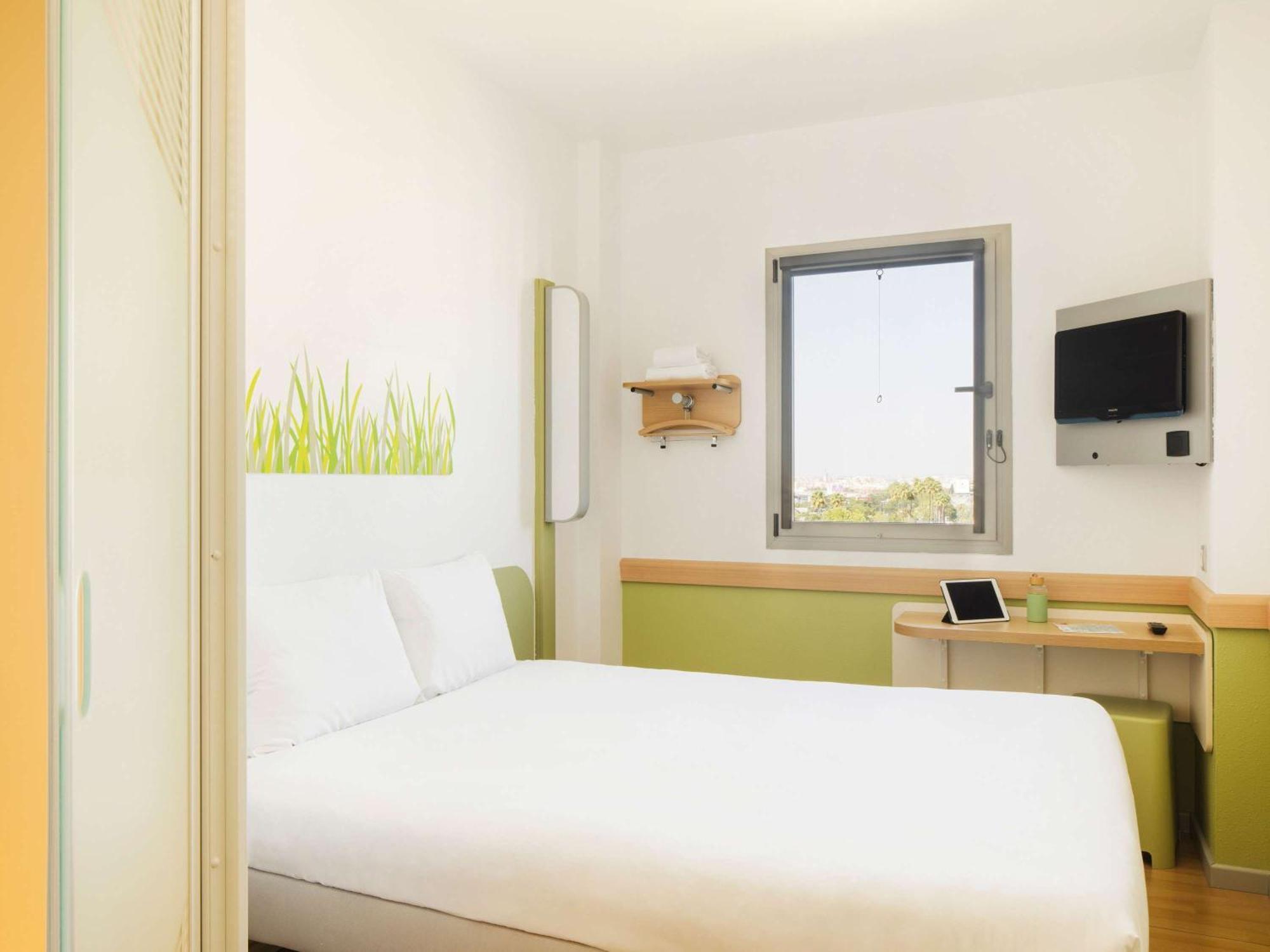 Ibis Budget Sevilla Aeropuerto Eksteriør bilde